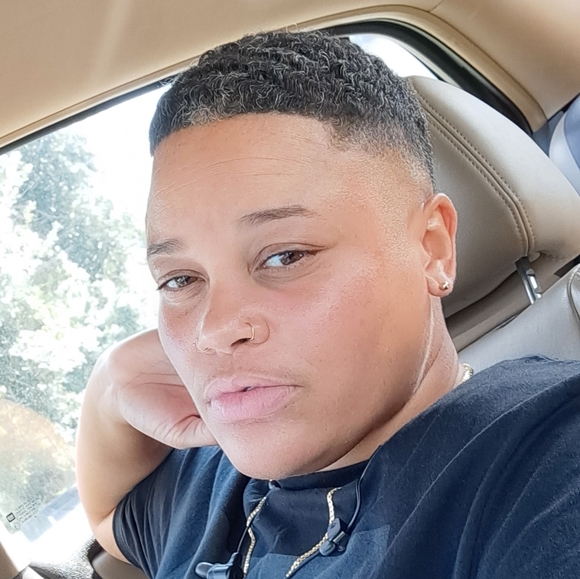 Meet your Posher, Dani🌻 - Picture 8 of 10